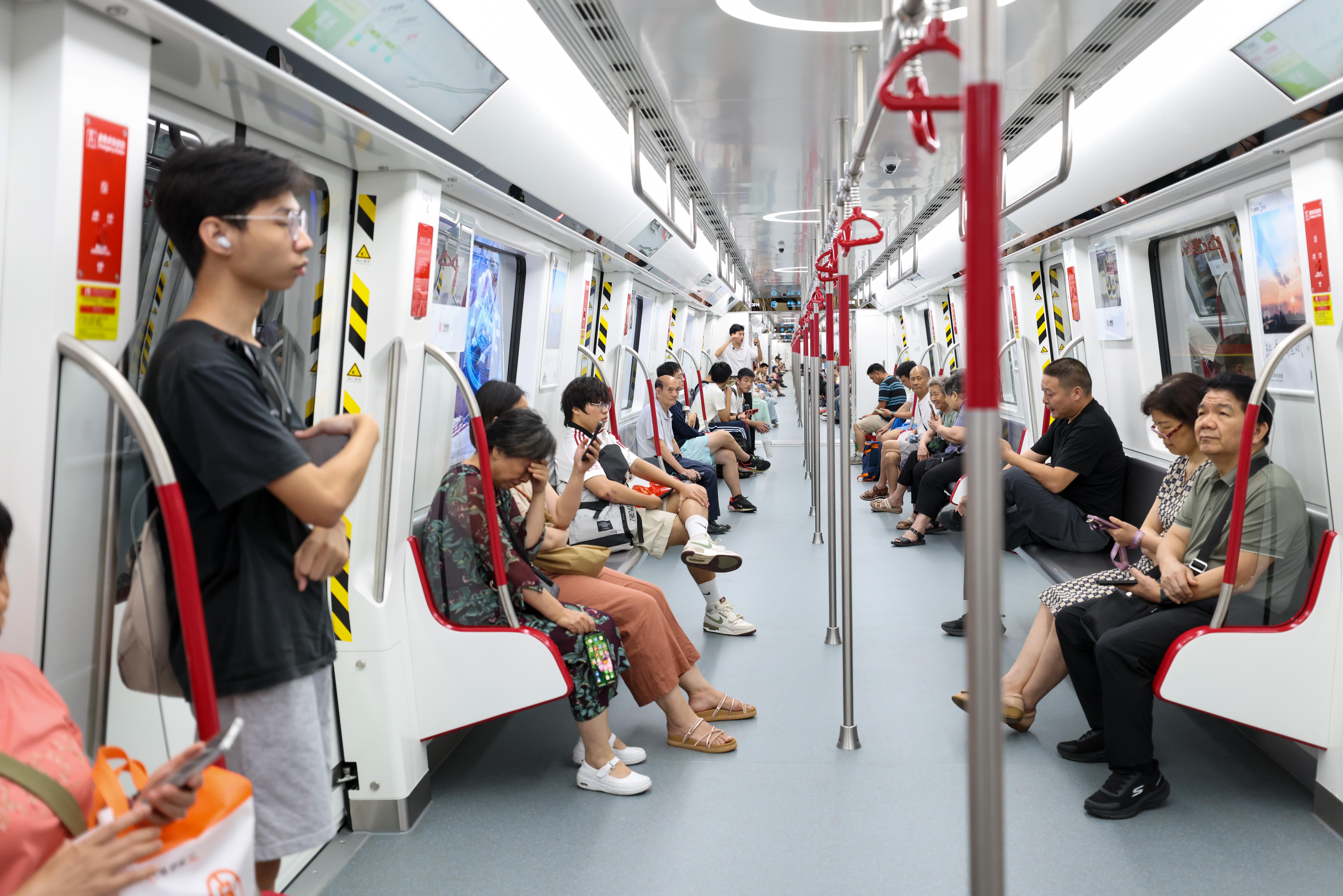 廣州地鐵十二號線東西段開通試運營