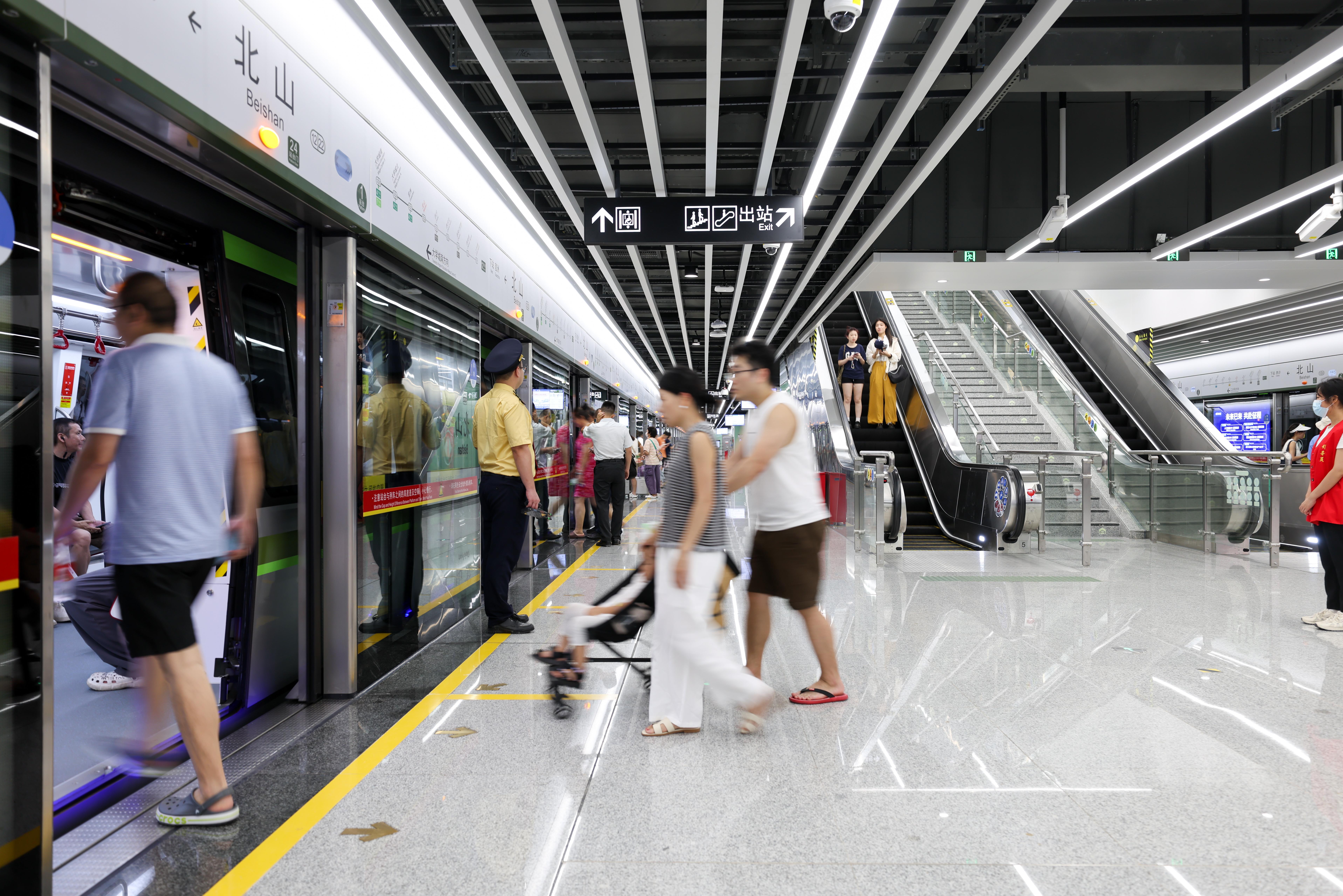 廣州地鐵十二號線東西段開通試運營